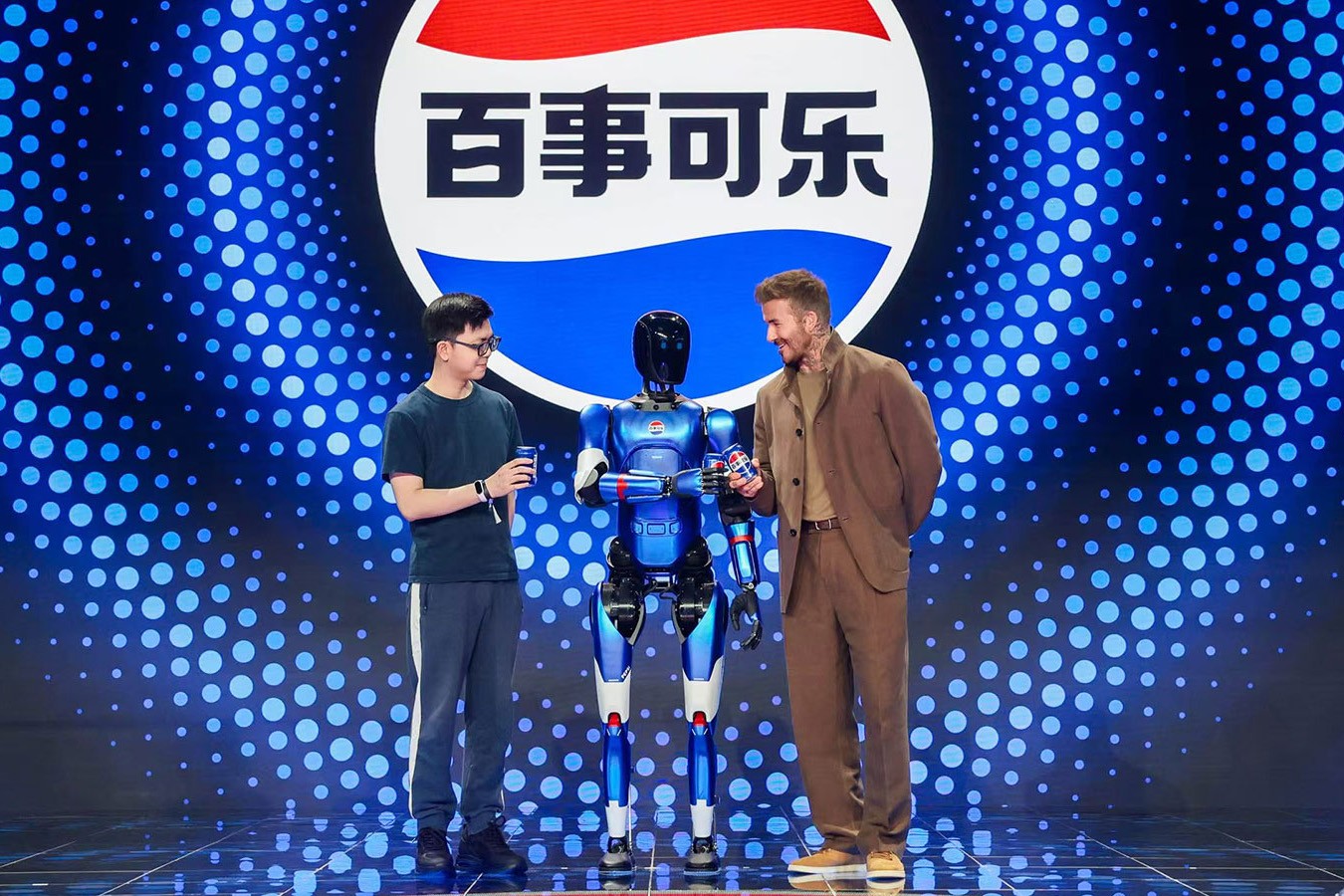 乐鱼机器人携手百事中国共创“百事蓝宝” 共燃渴望新章
